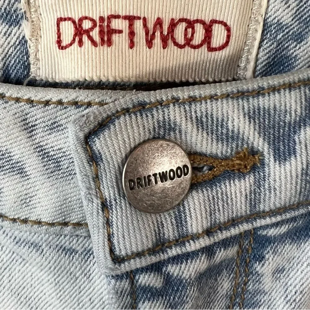 DRIFTWOOD Gizelle Distressed Floral Embroidered Ankle Jeans